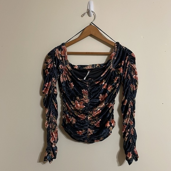 Free People Reina Top Floral Velvet Ruched Off Shoulder - Picture 3 of 9